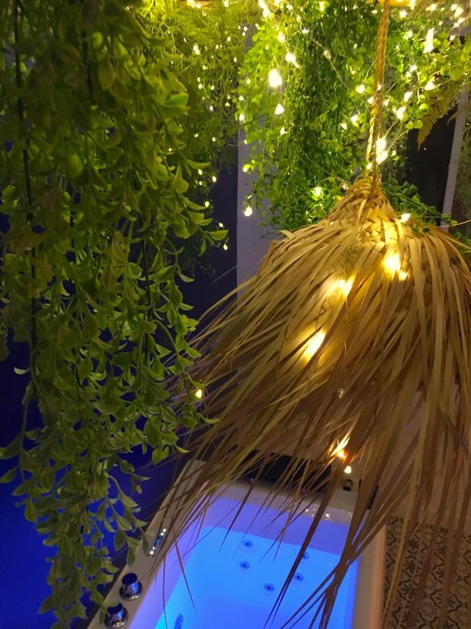 Me And Mrs Jones Suite Jacuzzi Hypercentre 蒙彼利埃 外观 照片