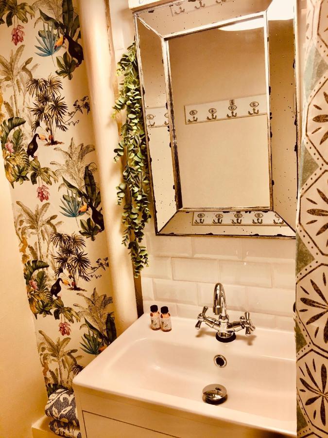 Me And Mrs Jones Suite Jacuzzi Hypercentre 蒙彼利埃 外观 照片